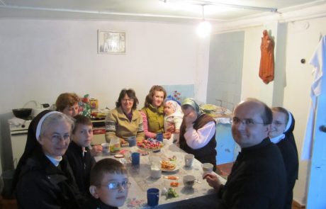 Agape po mszy świętej Podlesnoie